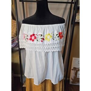 Vintage Floral Embroidered Off-the-Shoulder Top – Size S | Boho Dream